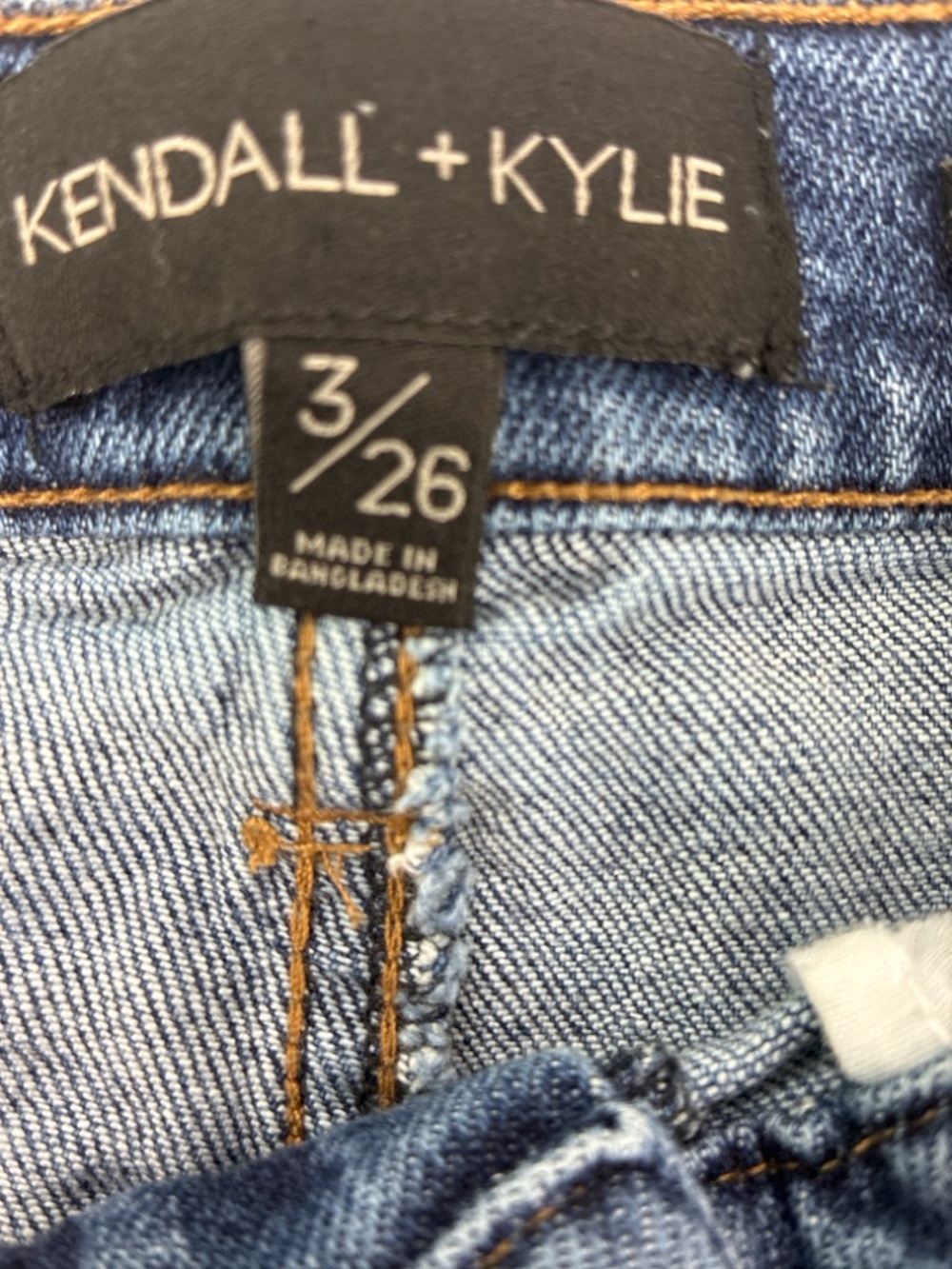Kendall + Kylie Distressed Denim Shorts Raw Hem High Rise Size 3/26 - Picture 7 of 8